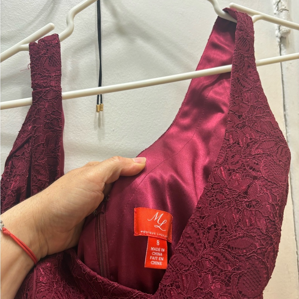 Gorgeous low V cut, sleeveless fit and flare burgundy gown - Picture 6 of 7
